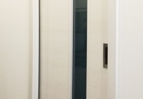Posuvné presklené dvere do steny PRÜM Royal 110-LA2, sklo Matelux, povrch dverí CPL Touch white DQ