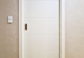 Posuvné biele lakované interiérové dvere PRÜM Royal 251 Biela exclusiv