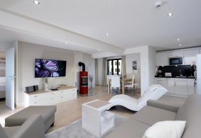 Apartmánový dom Prora Solitaire - realizácia bielych interiérových dverí PRÜM Royal 251